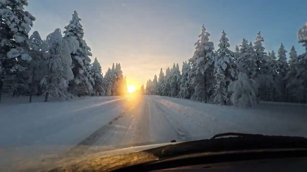 Mittags durch Finnisch Lappland im Winter