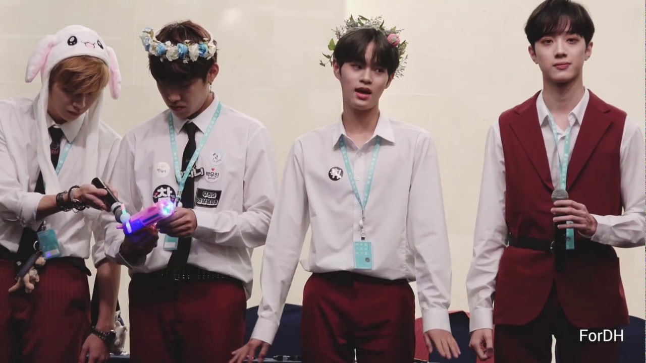 180616 상암팬사인회 포토타임 이대휘 / WANNAONE DAEHWI