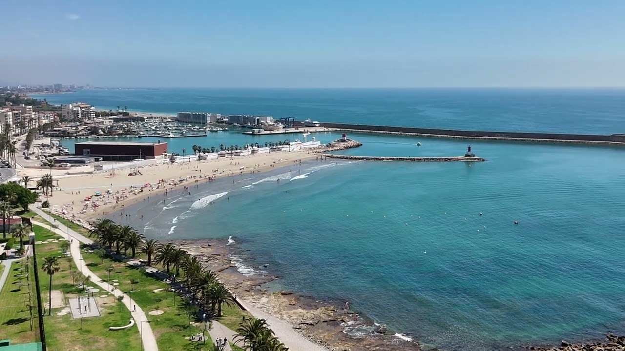 La playa y el puerto de Benicarló a vista de pájaro