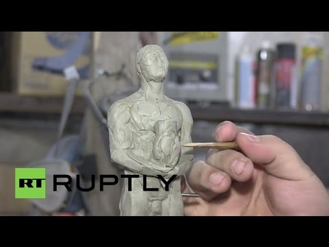 Russia: Leo DiCaprio fans donate jewellery, plan to present him with 'Oscar'