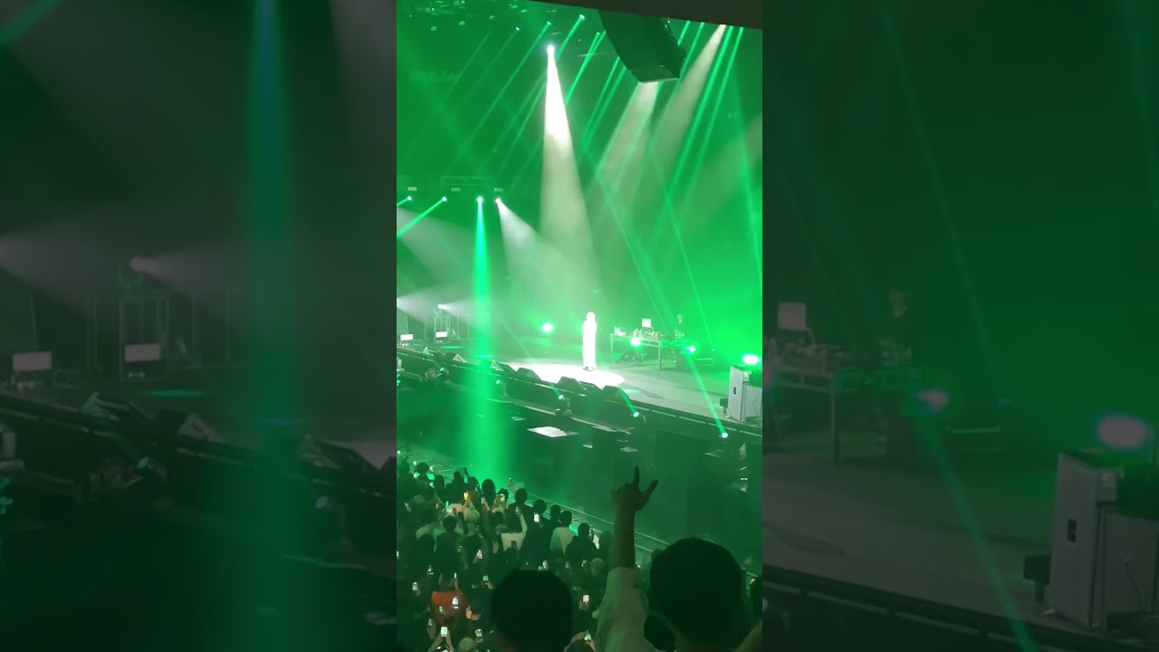 唾奇 live at 日本武道館 camellia - YouTube