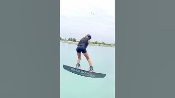 Daily morning mobility routine 🤸‍♀️ #wakeboarding #wakeboard #airtricks #wake #cablewakeboarding