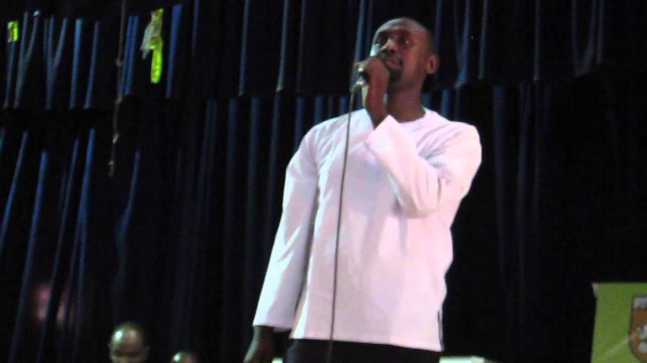 فرقة الهمبريب في يوم المخدرات بجامعة النيلين