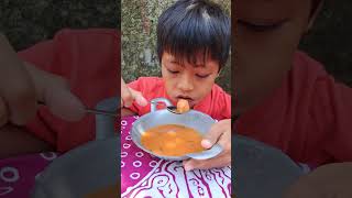 Lomba Makan Pentol Ayam Kuah Pedes Satu Wajan