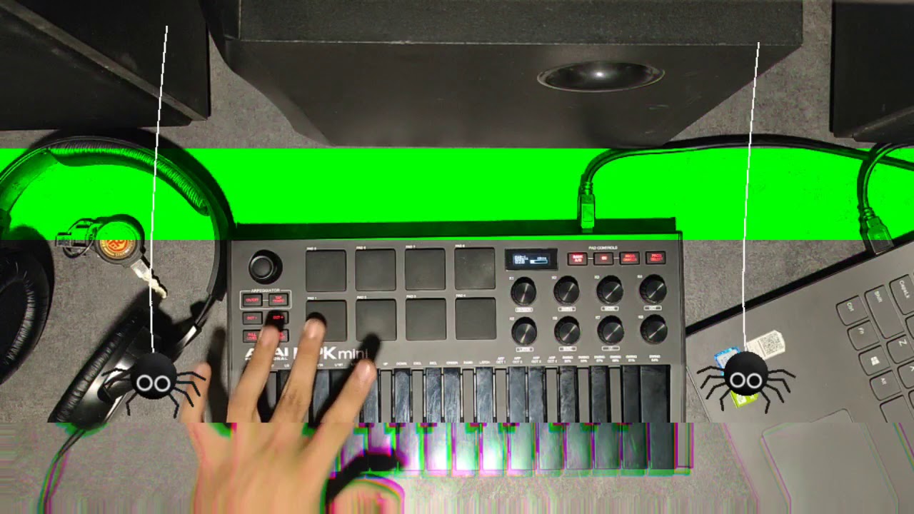 LIVE LOOPING in Akai mpk mini mk3 HALLOWEEN THEMED. - YouTube
