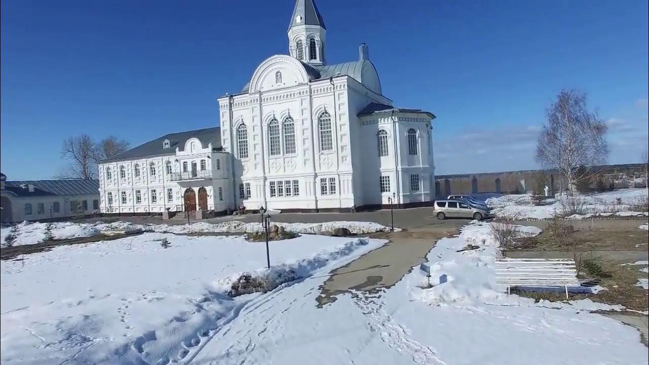 Забор у Церковь в Коряжме