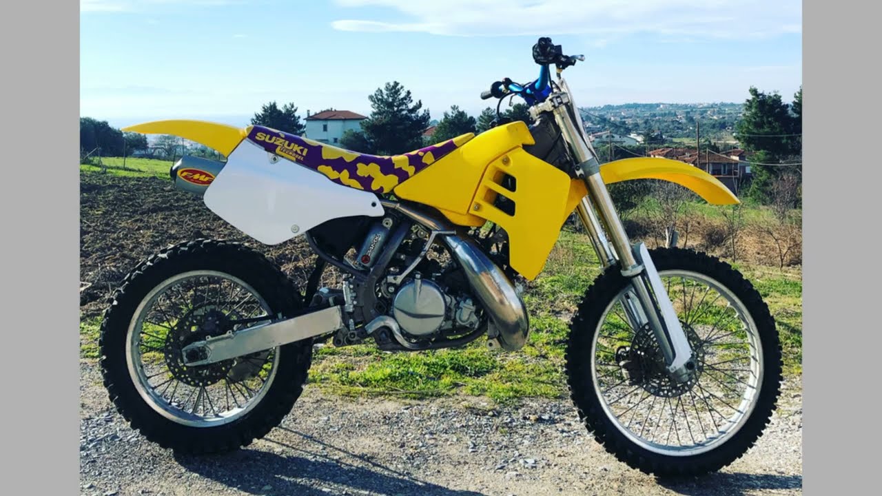 Suzuki RM 250 91' restoration in 9 minutes - YouTube