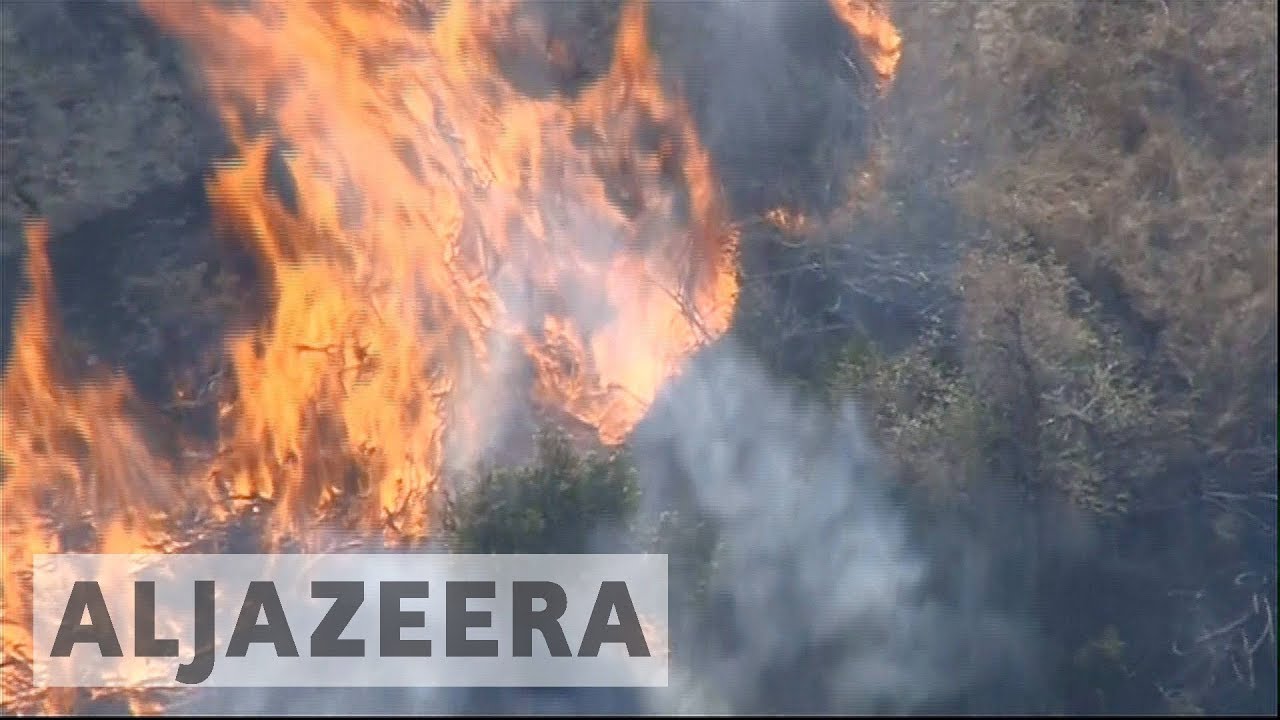 حرائق كاليفورنيا: إخلاء المنازل والمستشفيات