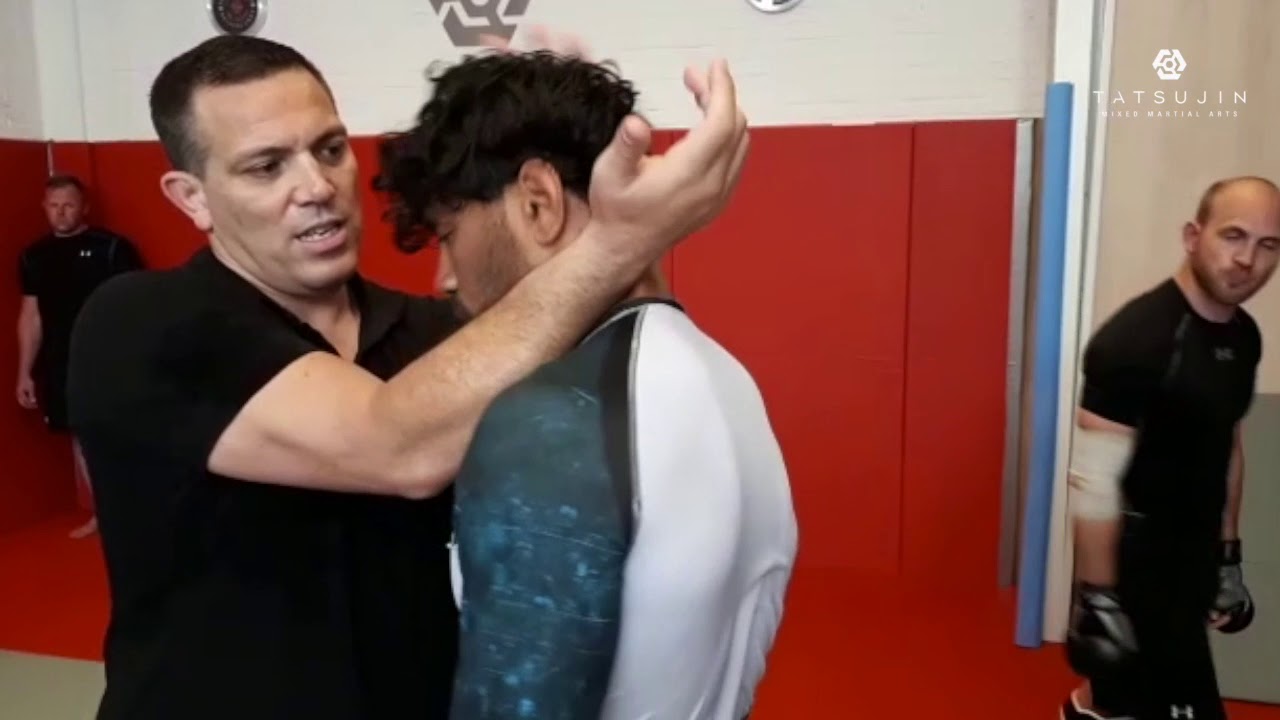 Knee Strikes and Clinching Techniques for Muay Thai, Kickboxing and