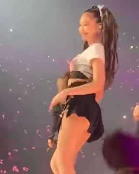 Jennie with Ddu-du-ddu-du (remix)
