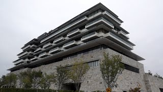 城のような外観の高級ホテル開業