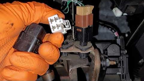 2008 Nissan Altima Brake Light Fuse & Stop Light Switch Replacement