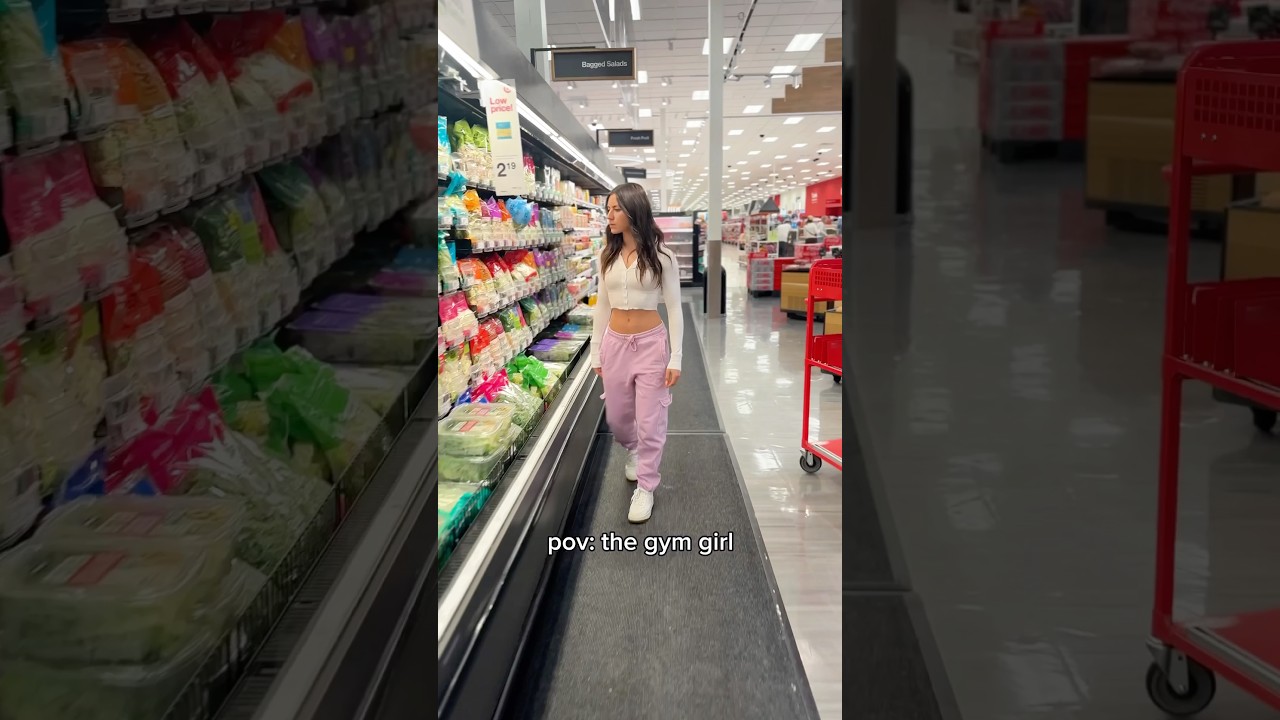 Gym Girl In Public 🥲