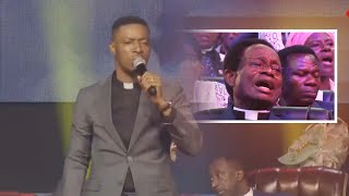 CAC Pastor Sings Pentecost Theme Song Siesie Me as Apostle Opoku Nyinah Sings Along