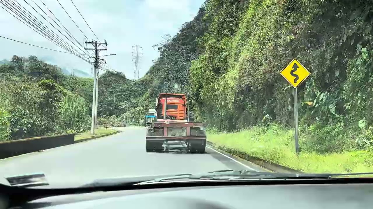 Pailon del diablo , baños de agua santa 