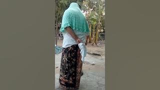 Ibu lagi nyapu