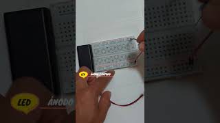 Cómo encender un LED _ Circuito básico usando una Protoboard