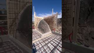 Forskaling på fjell. Synlig vegg i garasjen #betong #satisfying #gulvstøp #forskaling