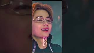 Легонечко повёл бровью #bts #kimtaehyung #taehyung #v #kpop #btsarmy