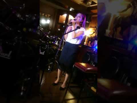 安並清花ちゃん 曲=Kiss 2018・5・6(日) CELLAR BAR KENT トリで登場