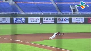 20130616 CPBL 犀牛V.S猿 3下 林智平美技撲接將李家駒刺殺在一壘