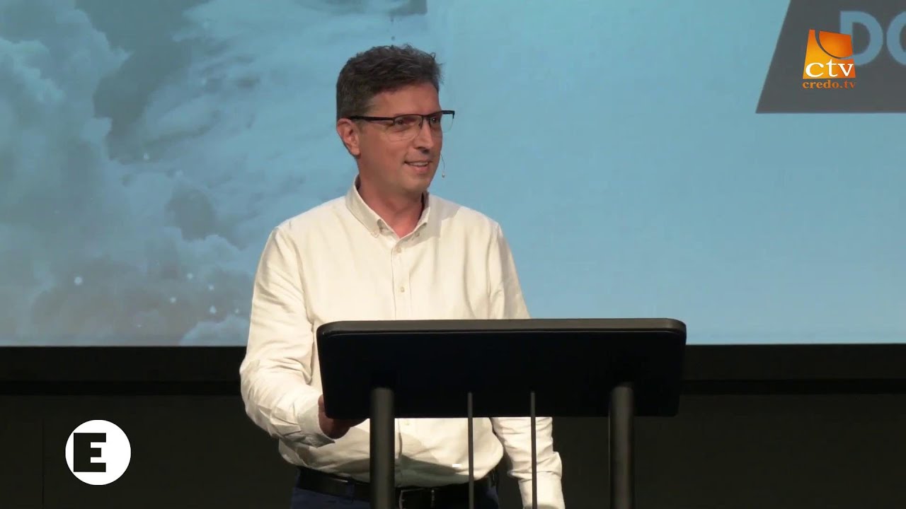 Dorin Dumitrașcu - Trăind printre oameni, dar cu capul în nori