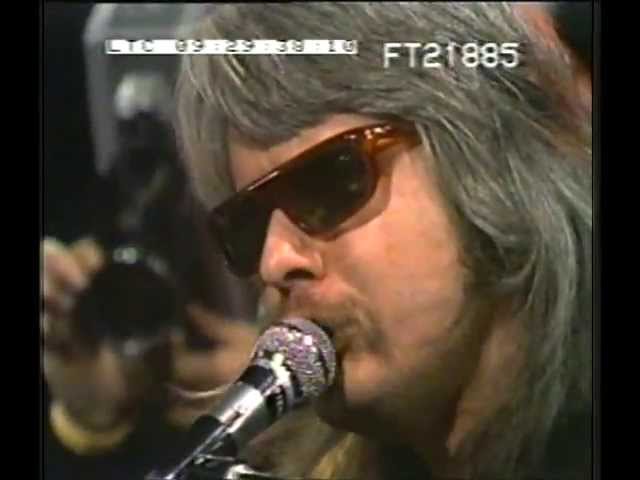 LEON RUSSELL: Shootout on the plantation medly LIVE 1971