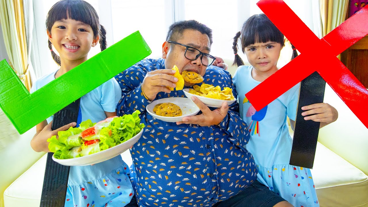 โหลดการ์ตูน  New 2022  หนูยิ้มหนูแย้มเล่นละครพ่อบอมอ้วน YimYam teaches dad to eat healthy food and exercise