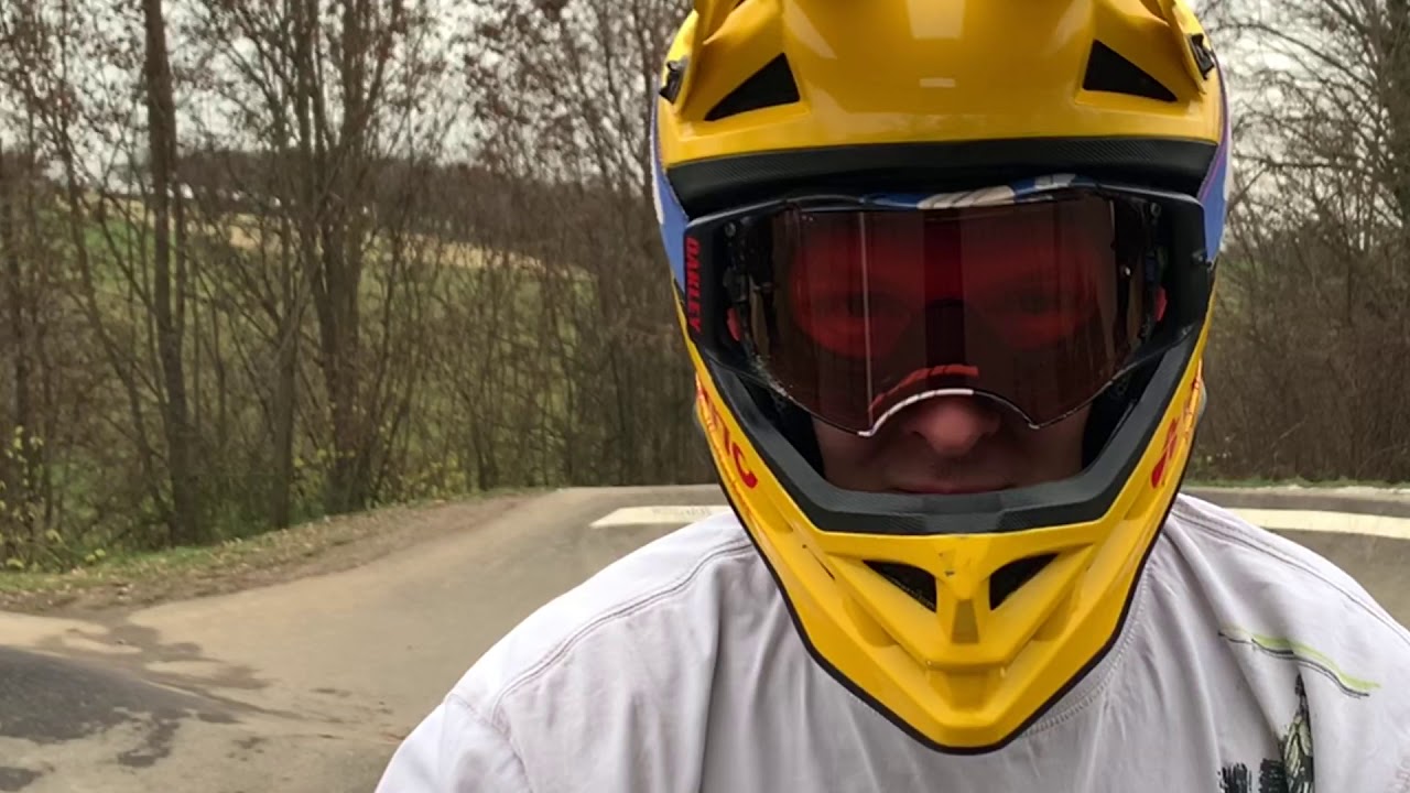 Downhill Racer Julian Steiner gibt sportliche Tipps. Tipp 6 "Wie man