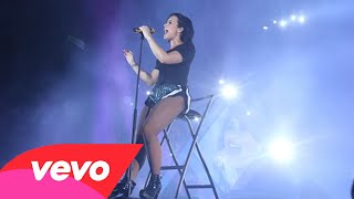 Demi Lovato - Warrior (Live from YAN BeatFest 2015) Resimi