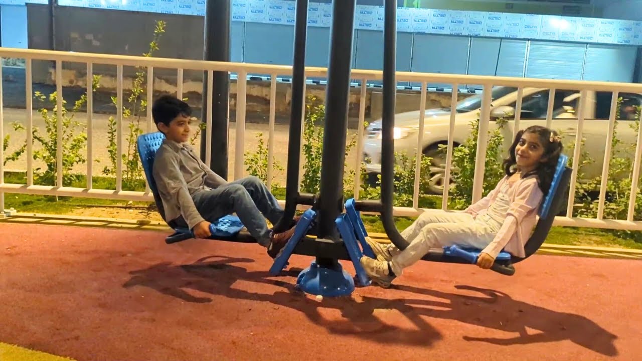 خرجنا من البيت بسبب الناموس ورحنا على الممشى الجديد