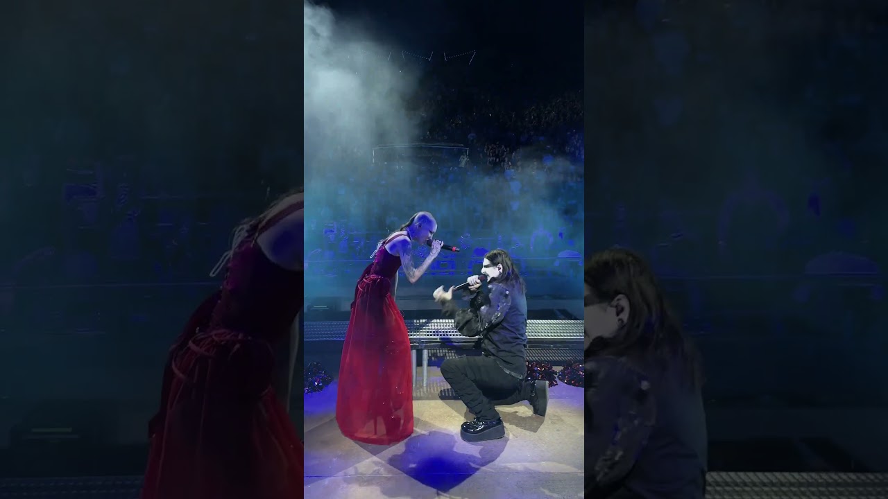 Obejrzyj Rehearsal vs showtime. R.I.P. with @skylargrey at Red Rocks was pure magic. w YouTube Obejrzyj Rehearsal vs showtime. R.I.P. with @skylargrey at Red Rocks was pure magic. w YouTube