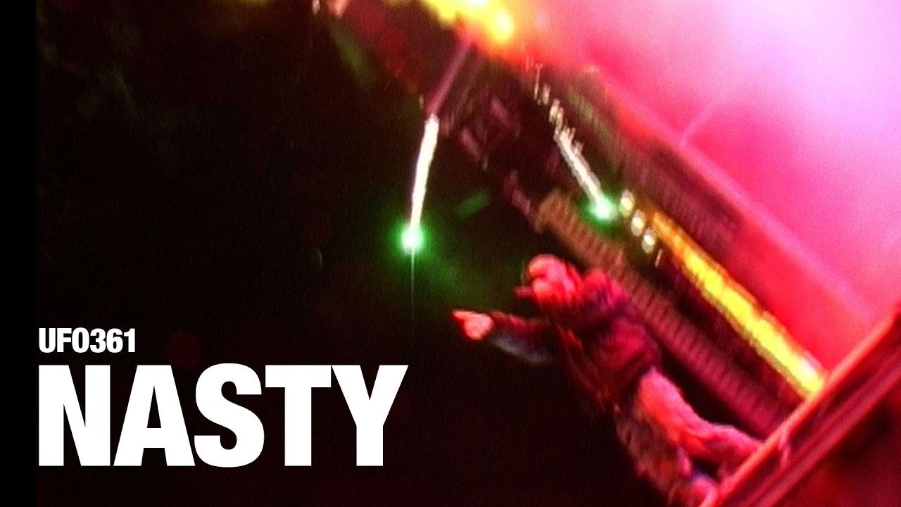 Guarda Ufo361 - NASTY su YouTube Guarda Ufo361 - NASTY su YouTube