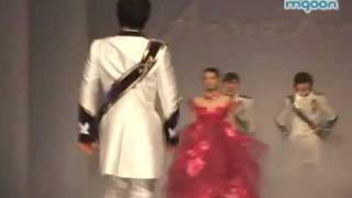 030310 Siwon And Sulli At Andre Kims Fashion Show