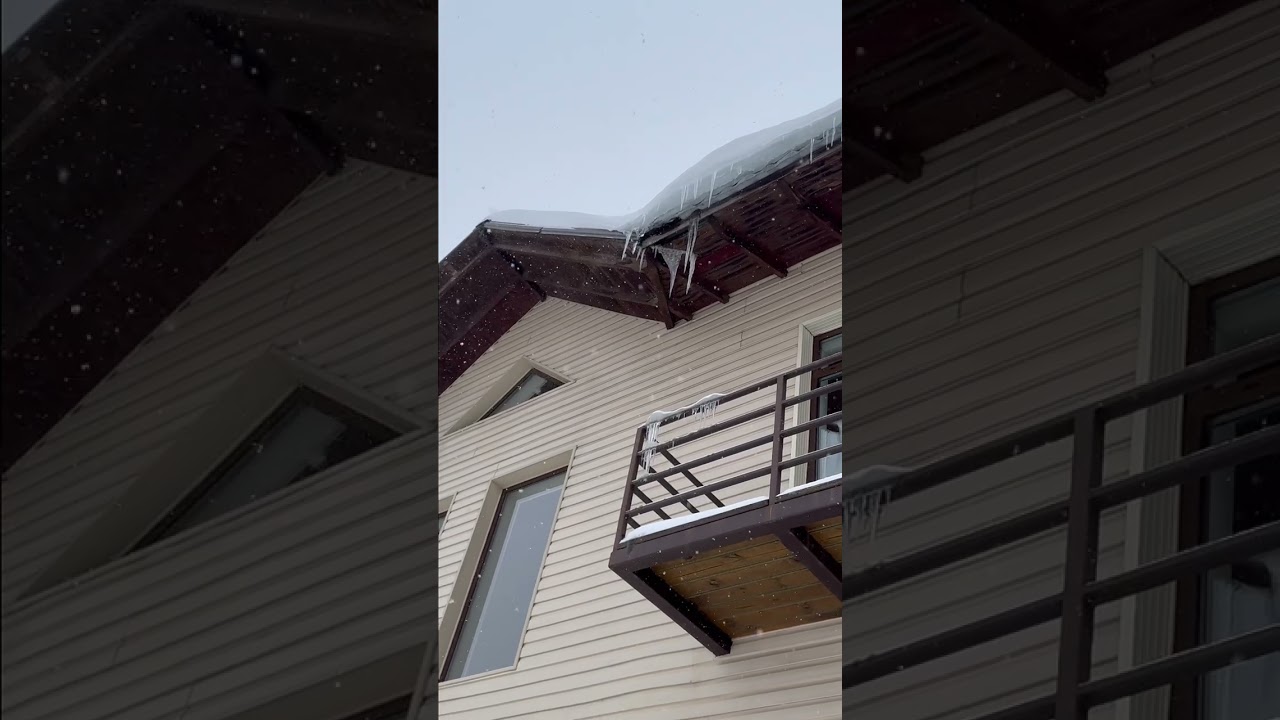 ‼️⚠️ Сосульки на кровле, могут не только страшить своим внешним видом