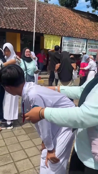 momen sedih ketika anak yatim piatu tidak bisa peluk ibunya seperti anak lainnya