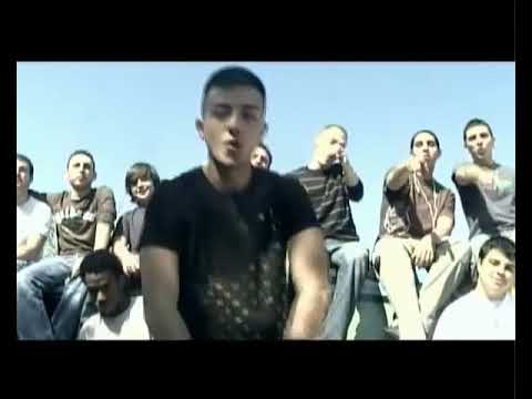 Watch the video for Alguien Debe Serlo