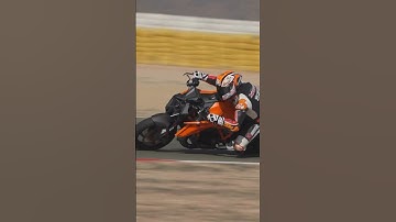 That noise! That style! KTM 1390 SUPER DUKE R