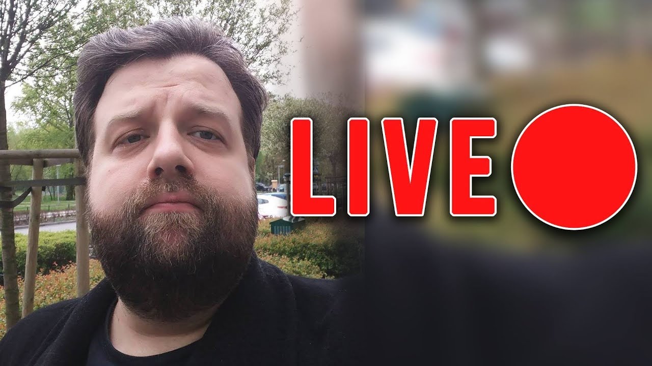 Komputer gra na cheatach, a Ator spuszcza mu łomot na przestarzałej talii.