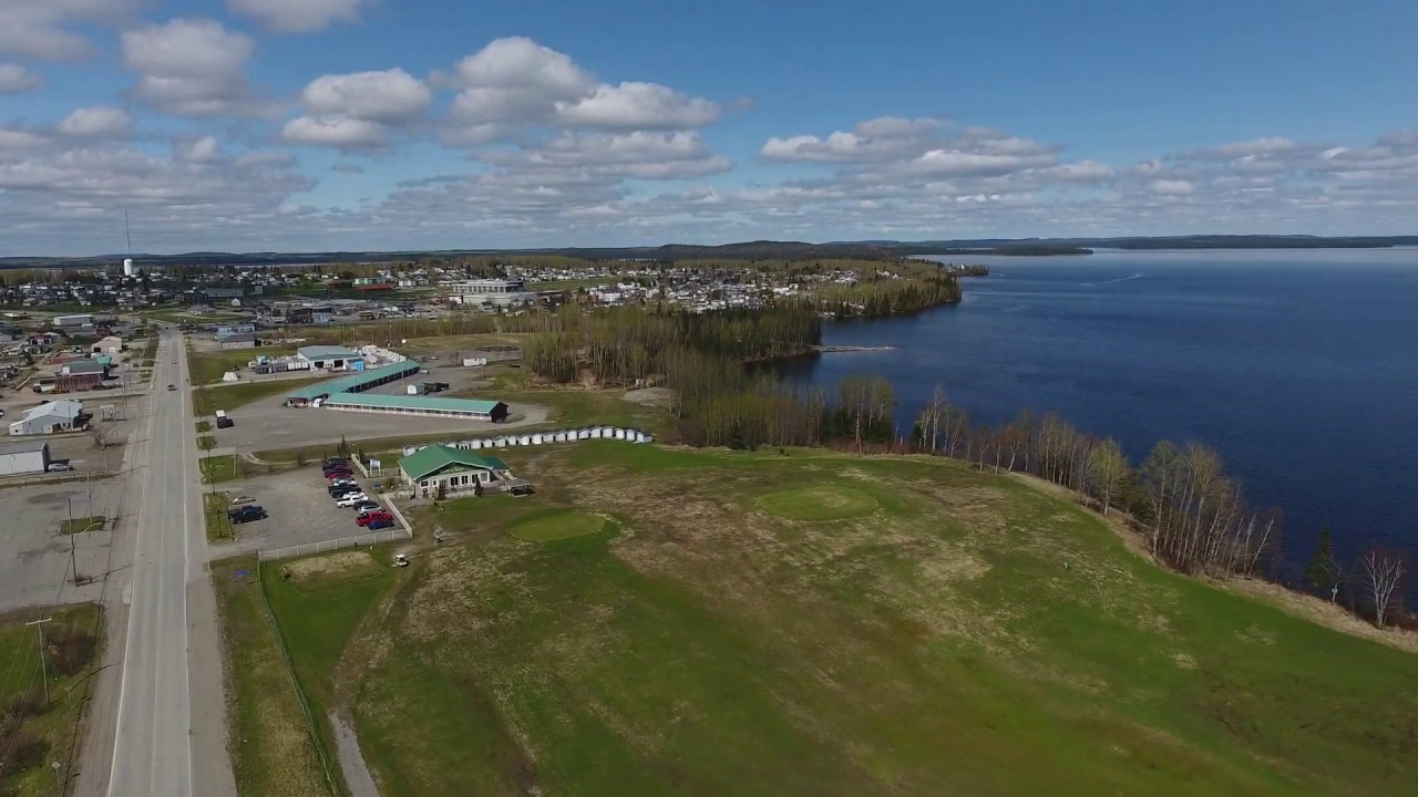 Vue sur le parcours unique du golf de LebelsurQuevillon YouTube