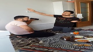 Müslüm Baba - Duvarlarda Konuşmuyor