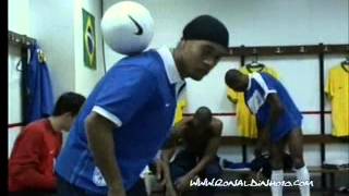Joga Bonito Ronaldinho, Roberto Carlos, Ronaldo, Adriano. NIKE Commercial - YouTube