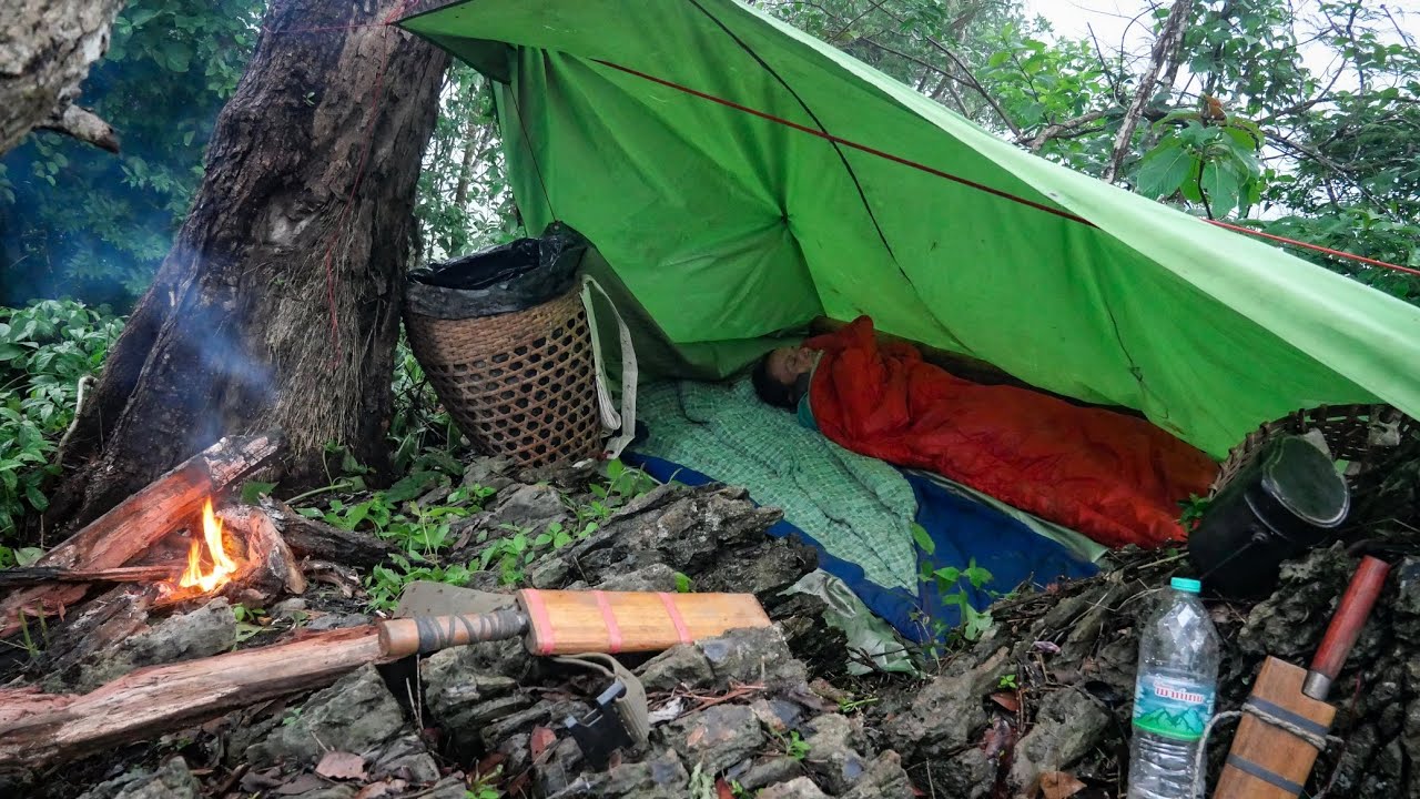 ขึ้นยอดเขาสูงบ้านจง กับที่นอนอันอบอุ่น กันฝนกันลมอย่างดี บรรยากาศดีสุดยอด [วรวิช]