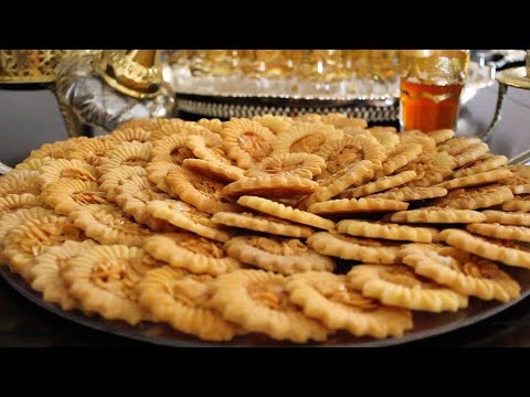 من ارقى والذ الحلويات ديريها بتحميرة الوجه خطيرة رائعة شكلا ومضمونا صابلي الشميشة او النوكا