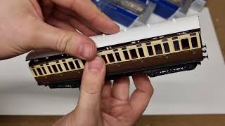 Dapol Toplight Coaches Unboxing and Review