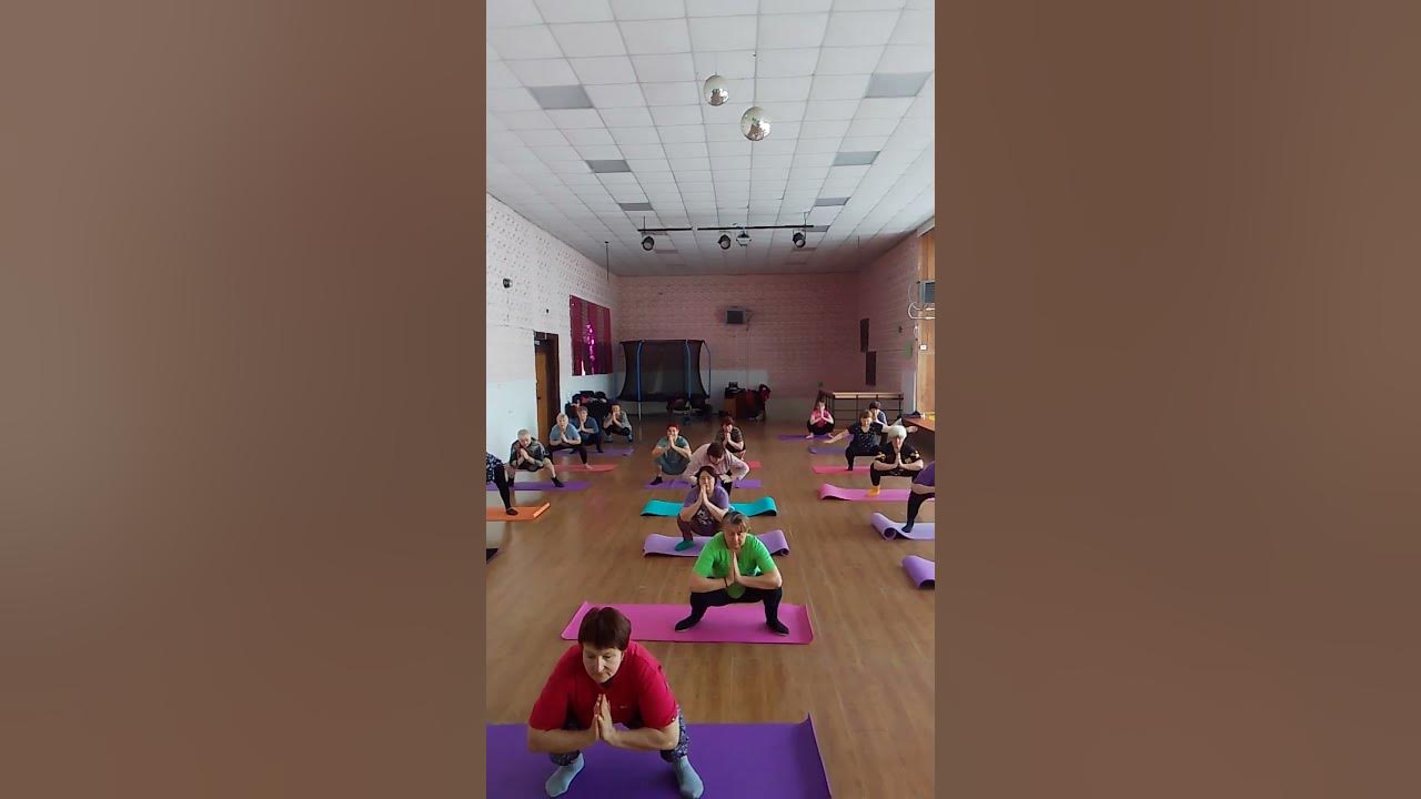поза ворона - YouTube