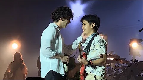 The 1975 - Robbers (A fan playing the guitar🎸✨) (Live in Bangkok, Thailand) @IMPACT Arena