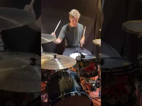 Jay Weinberg's Most Famous Slipknot Drumpart... Shorts