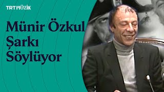 😊 Münir Özkul | Mavi Gözlerin (Canlı Performans) Resimi