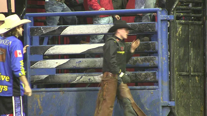 Scott Schiffner vs. CS819 Man In Black. Lethbridge, AB PBR Canada '13